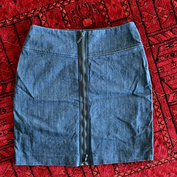 Longer jean skirt - Picture 3 of 4